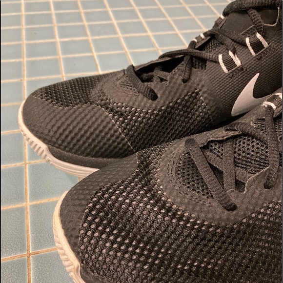 Women’s Nike Air Precision basketball. Size: 8.5 - Picture 6 of 7